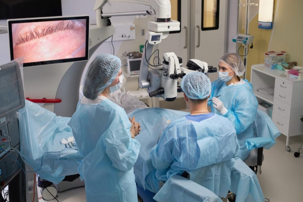 Decyzja o ubezpieczeniu zawodowym dla lekarzy w Polsce wywołuje wiele kontrowersji i pytań